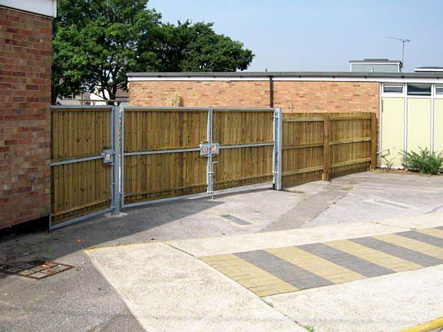 timber fencing $ gates in Essex